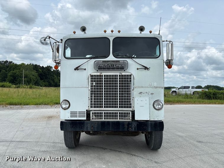 image for item FC1742 1983 Freightliner FLT Semi truck