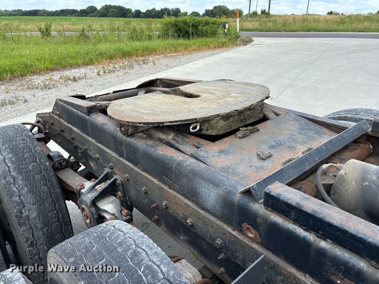 image for item FC1742 1983 Freightliner FLT Semi truck