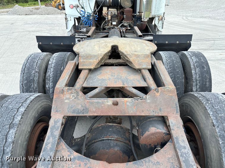 image for item FC1742 1983 Freightliner FLT Semi truck