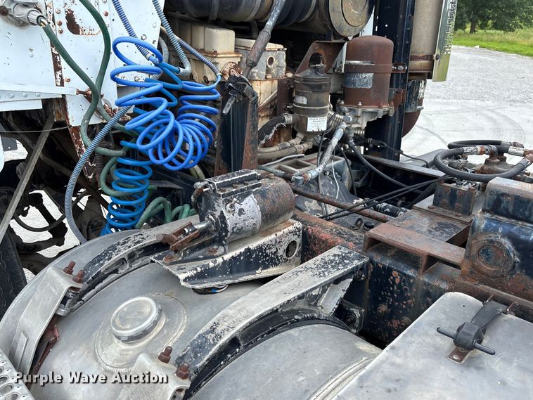 image for item FC1742 1983 Freightliner FLT Semi truck