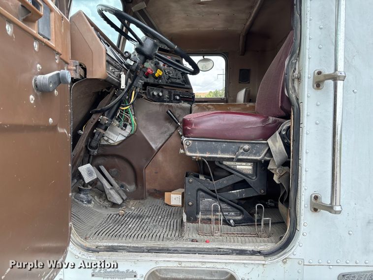 image for item FC1742 1983 Freightliner FLT Semi truck