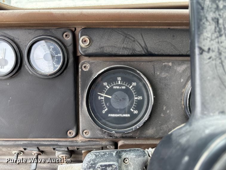 image for item FC1742 1983 Freightliner FLT Semi truck