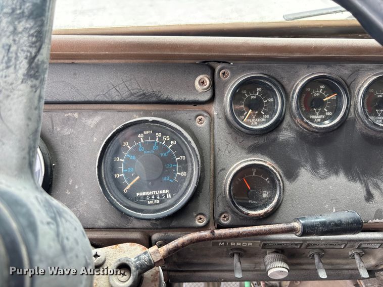 image for item FC1742 1983 Freightliner FLT Semi truck