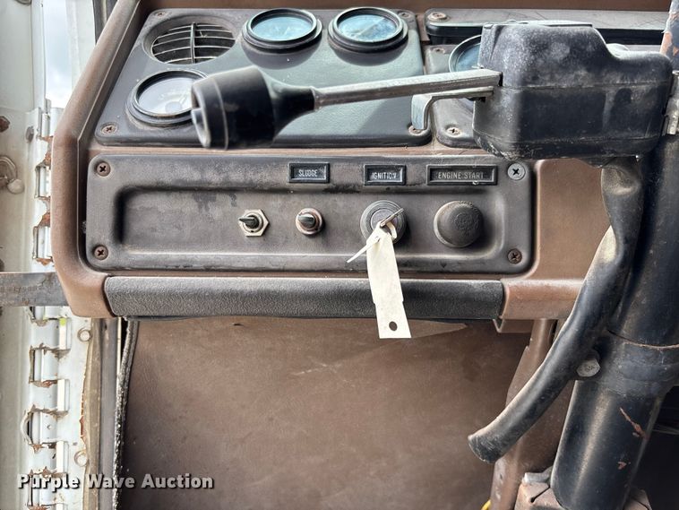 image for item FC1742 1983 Freightliner FLT Semi truck