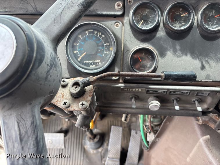 image for item FC1742 1983 Freightliner FLT Semi truck