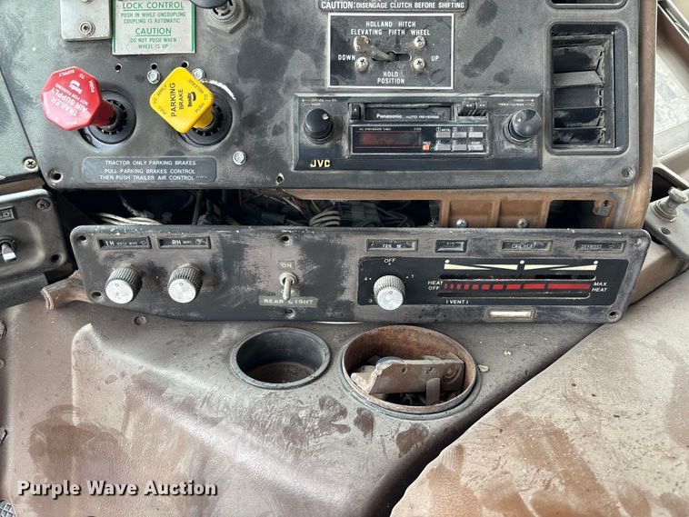 image for item FC1742 1983 Freightliner FLT Semi truck