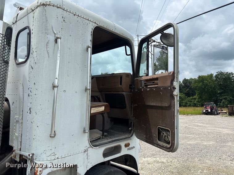 image for item FC1742 1983 Freightliner FLT Semi truck