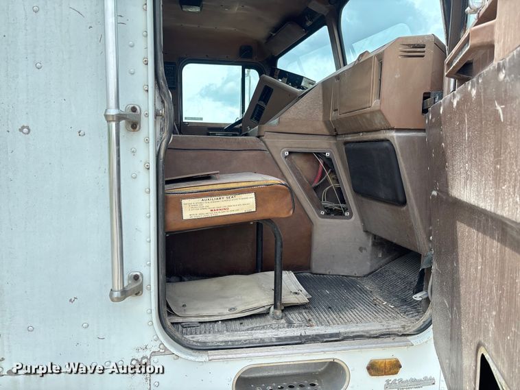 image for item FC1742 1983 Freightliner FLT Semi truck