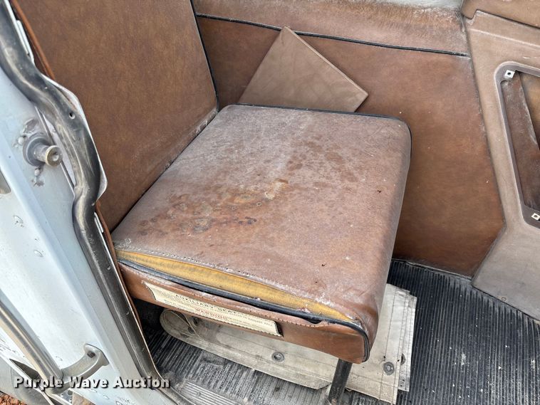 image for item FC1742 1983 Freightliner FLT Semi truck
