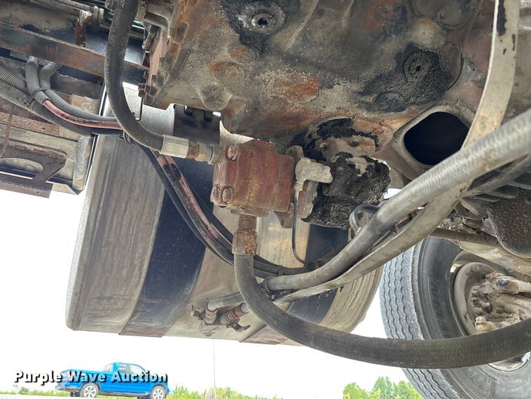 image for item FC1742 1983 Freightliner FLT Semi truck