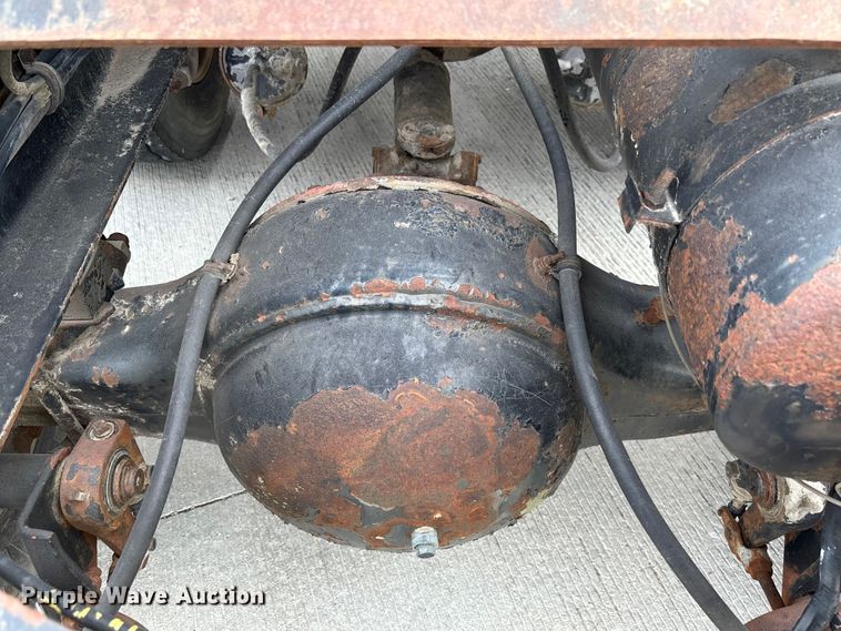 image for item FC1742 1983 Freightliner FLT Semi truck