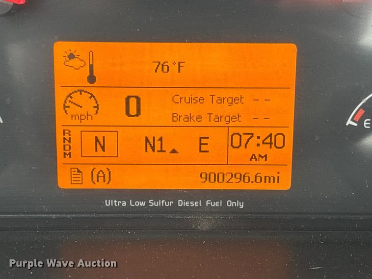 image for item FC1750 2017 Volvo VNL semi truck