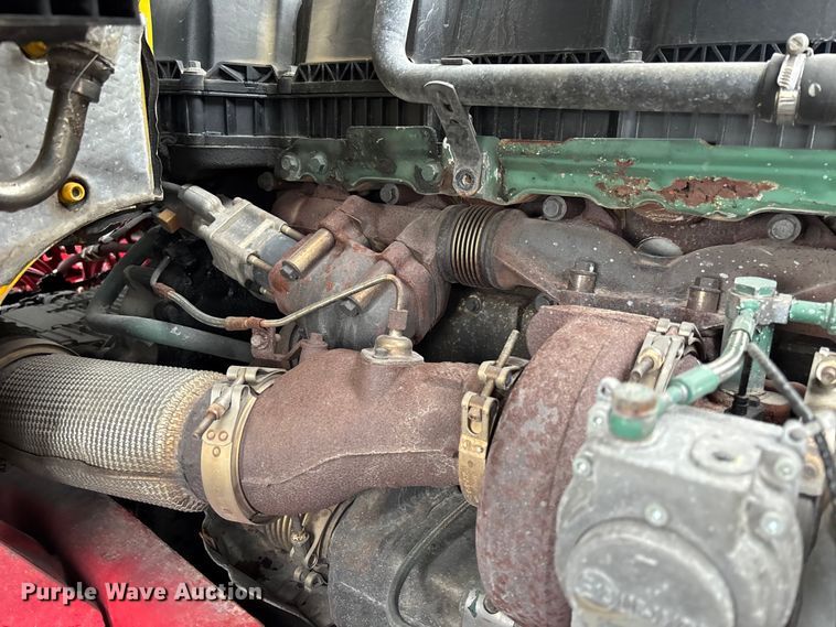 image for item FC1750 2017 Volvo VNL semi truck