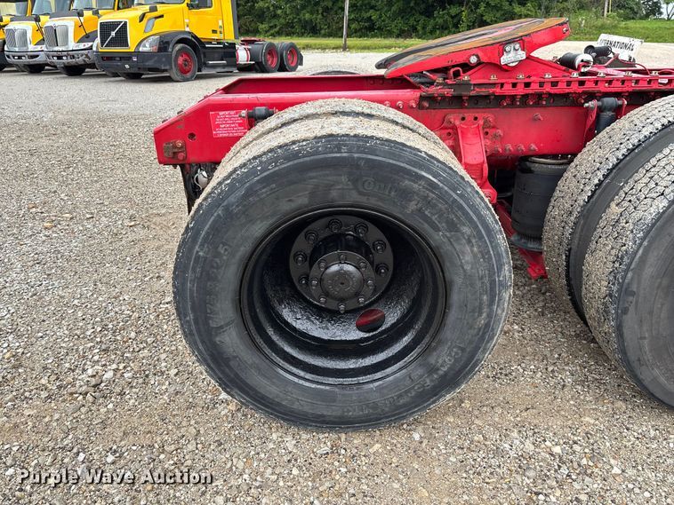 image for item FC1750 2017 Volvo VNL semi truck
