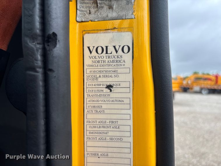 image for item FC1750 2017 Volvo VNL semi truck