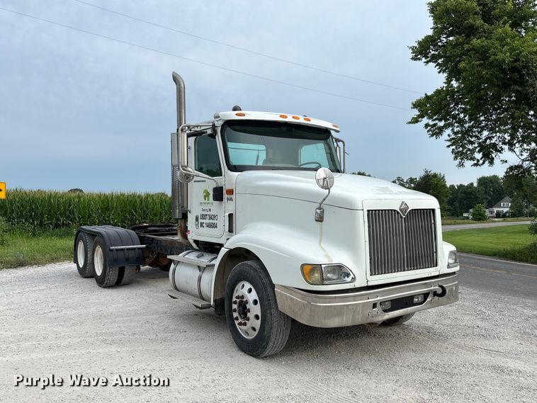 image for item FC1851 2006 International 9400i semi truck
