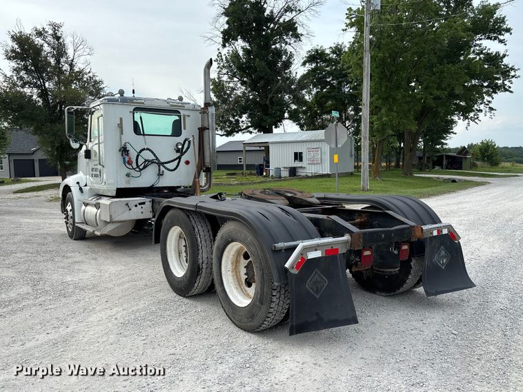image for item FC1851 2006 International 9400i semi truck