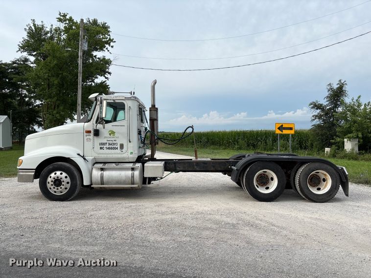 image for item FC1851 2006 International 9400i semi truck