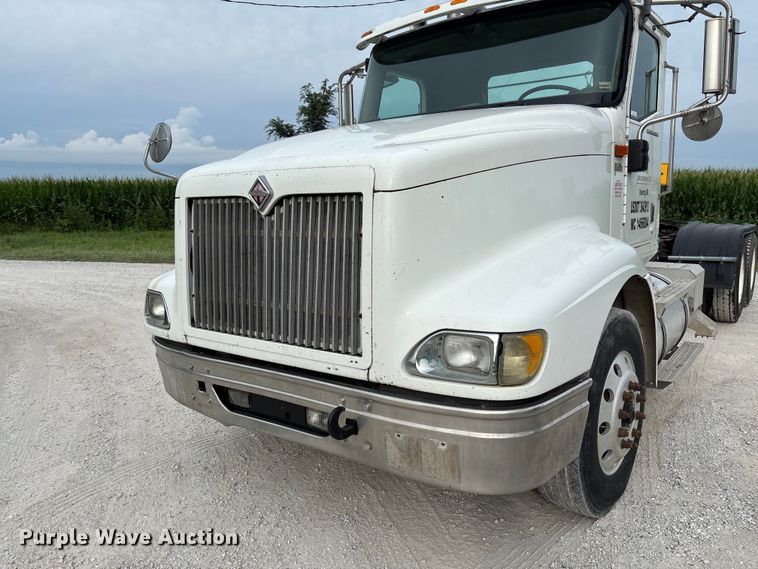 image for item FC1851 2006 International 9400i semi truck
