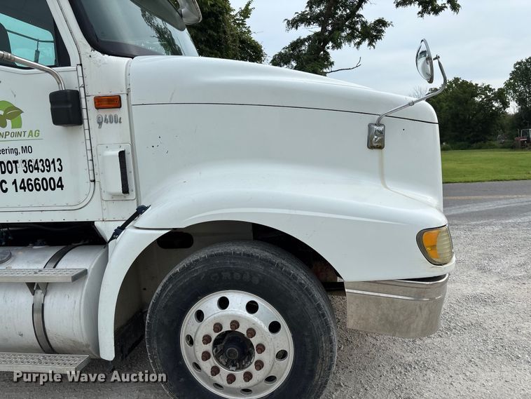 image for item FC1851 2006 International 9400i semi truck