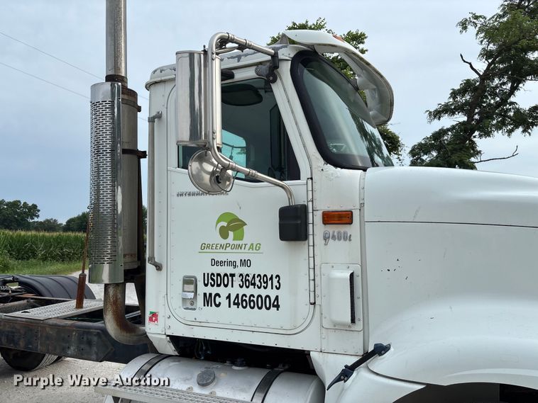 image for item FC1851 2006 International 9400i semi truck