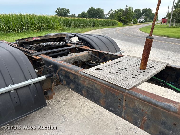 image for item FC1851 2006 International 9400i semi truck