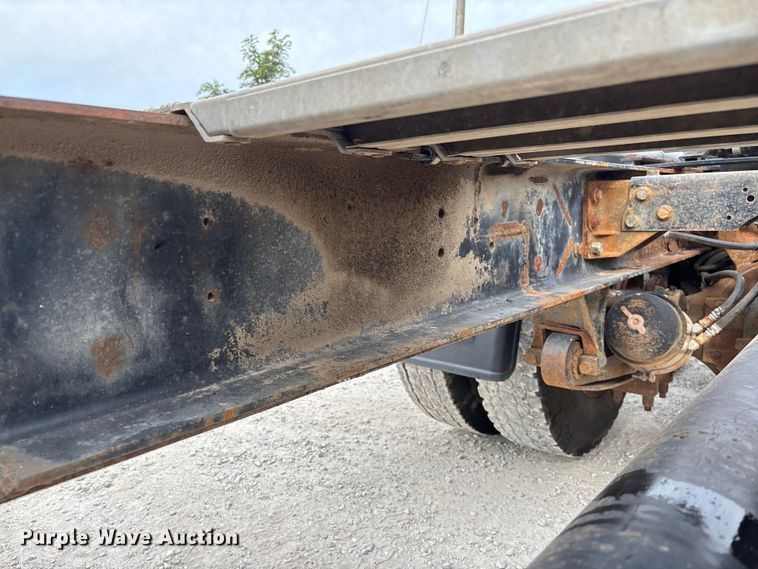 image for item FC1851 2006 International 9400i semi truck