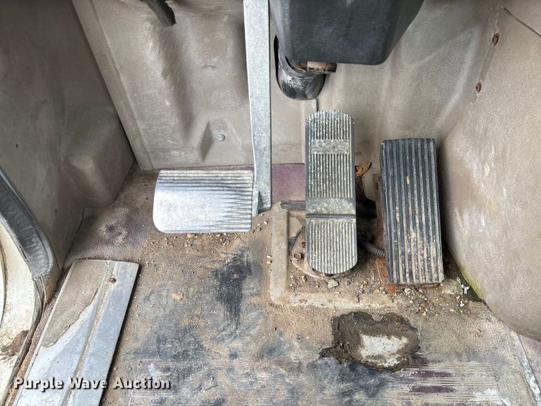image for item FC1851 2006 International 9400i semi truck