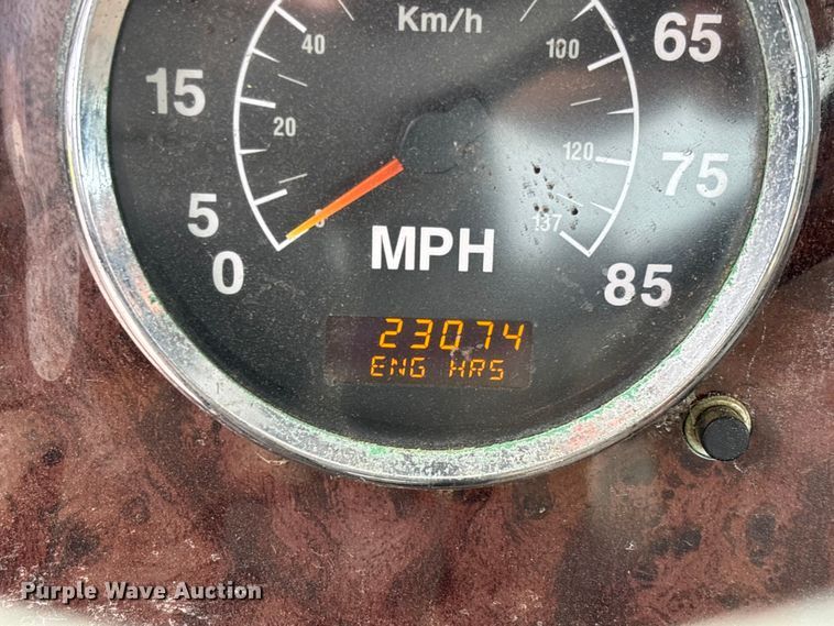 image for item FC1851 2006 International 9400i semi truck