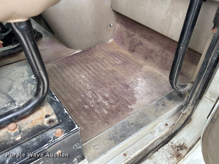 image for item FC1851 2006 International 9400i semi truck