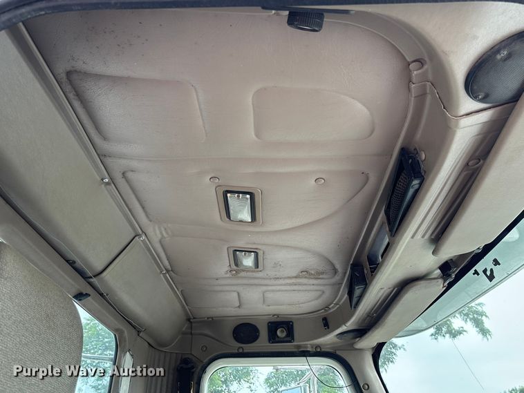 image for item FC1851 2006 International 9400i semi truck