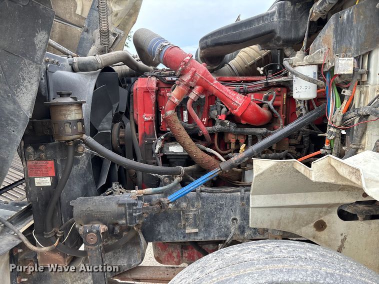 image for item FC1851 2006 International 9400i semi truck