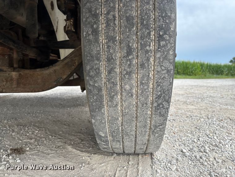 image for item FC1851 2006 International 9400i semi truck