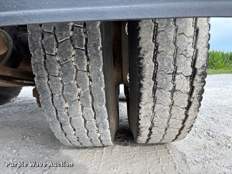 image for item FC1851 2006 International 9400i semi truck