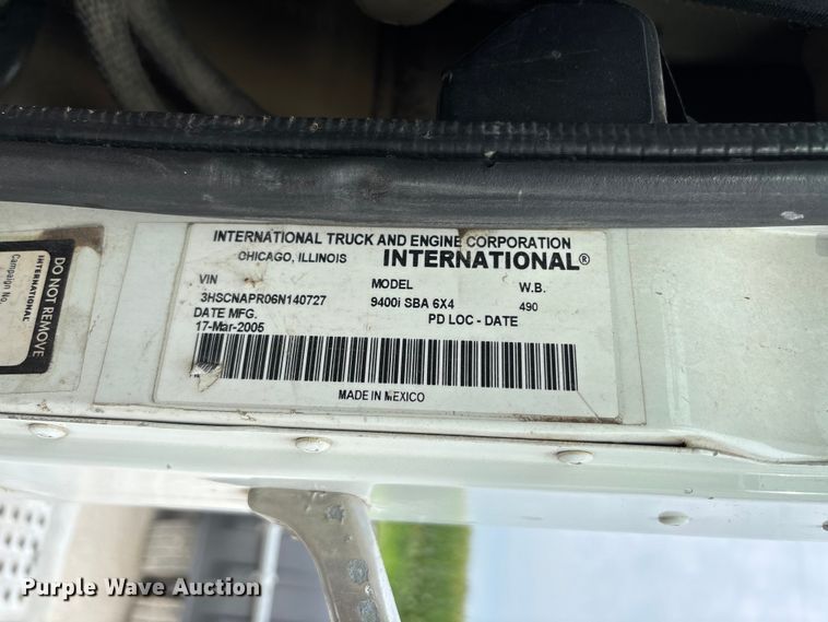 image for item FC1851 2006 International 9400i semi truck