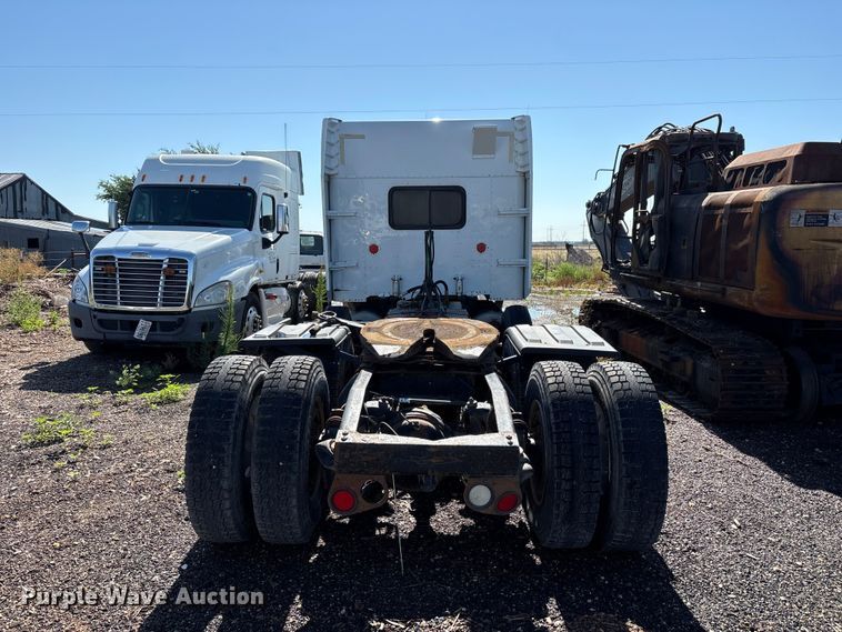image for item FC2497 2008 Peterbilt 386 semi truck