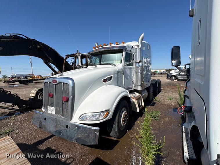 image for item FC2497 2008 Peterbilt 386 semi truck