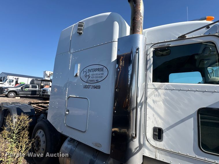 image for item FC2497 2008 Peterbilt 386 semi truck