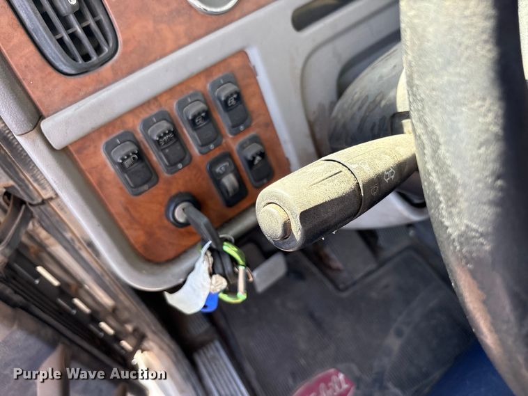 image for item FC2497 2008 Peterbilt 386 semi truck