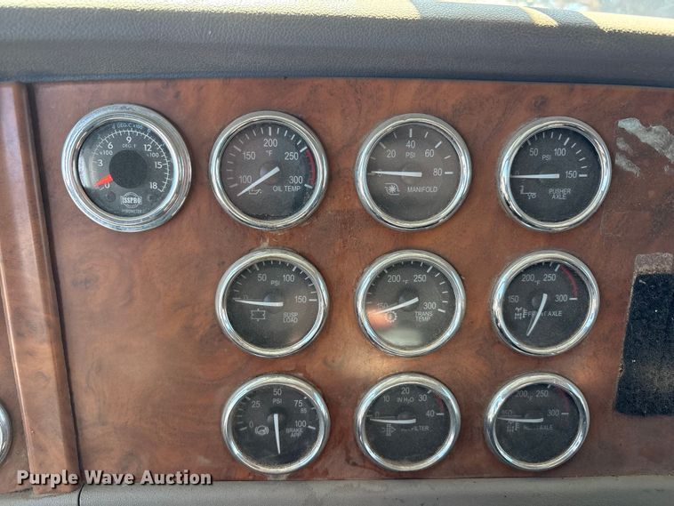 image for item FC2497 2008 Peterbilt 386 semi truck
