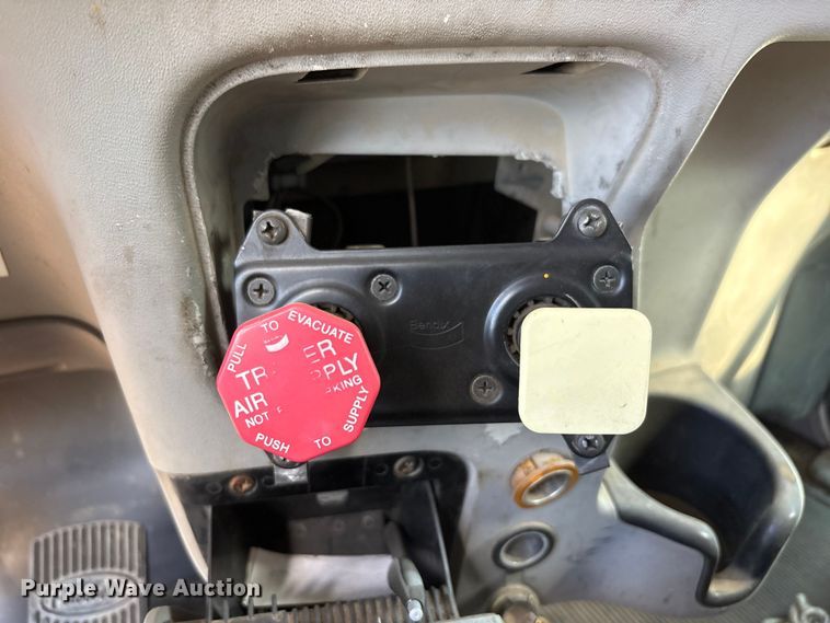 image for item FC2497 2008 Peterbilt 386 semi truck