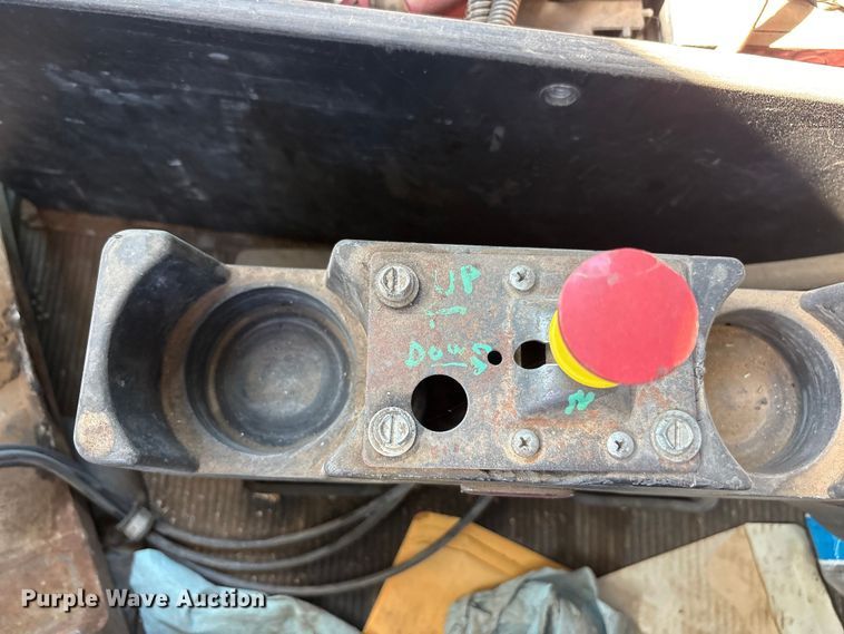 image for item FC2497 2008 Peterbilt 386 semi truck