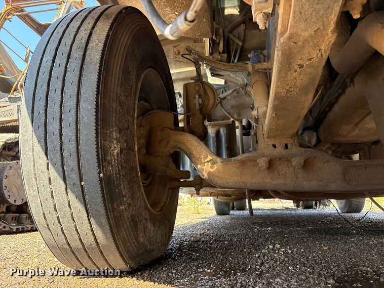image for item FC2497 2008 Peterbilt 386 semi truck
