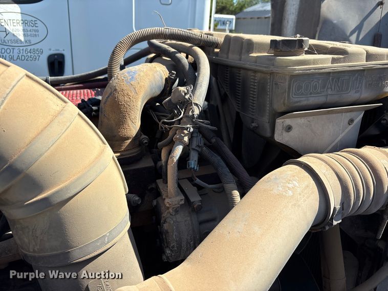 image for item FC2497 2008 Peterbilt 386 semi truck