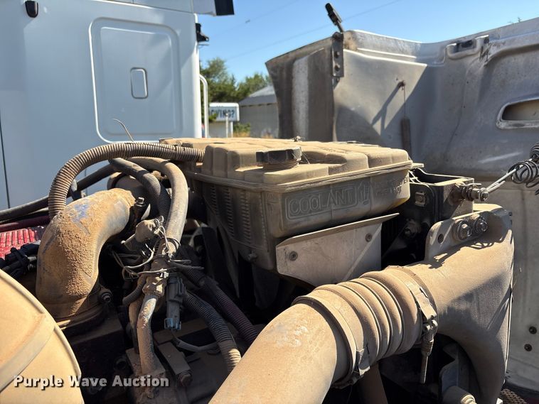 image for item FC2497 2008 Peterbilt 386 semi truck