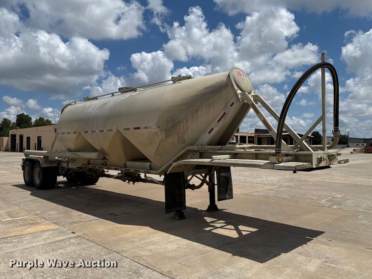 image for item FC4021 1999 Fruehauf  HAB-HT2-J1000X3 pneumatic dry bulk trailer