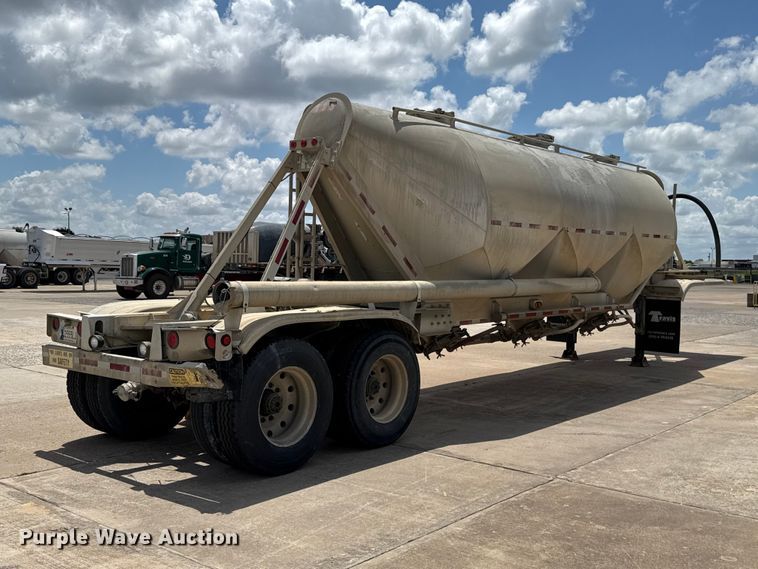 image for item FC4021 1999 Fruehauf  HAB-HT2-J1000X3 pneumatic dry bulk trailer