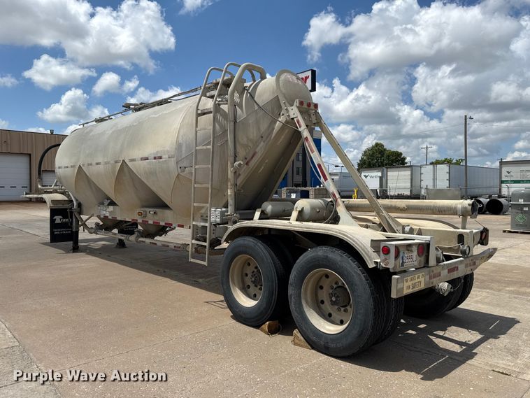image for item FC4021 1999 Fruehauf  HAB-HT2-J1000X3 pneumatic dry bulk trailer