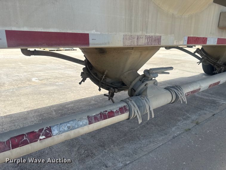 image for item FC4021 1999 Fruehauf  HAB-HT2-J1000X3 pneumatic dry bulk trailer