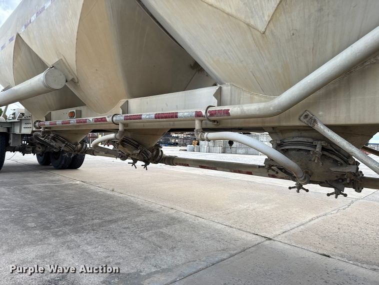 image for item FC4021 1999 Fruehauf  HAB-HT2-J1000X3 pneumatic dry bulk trailer